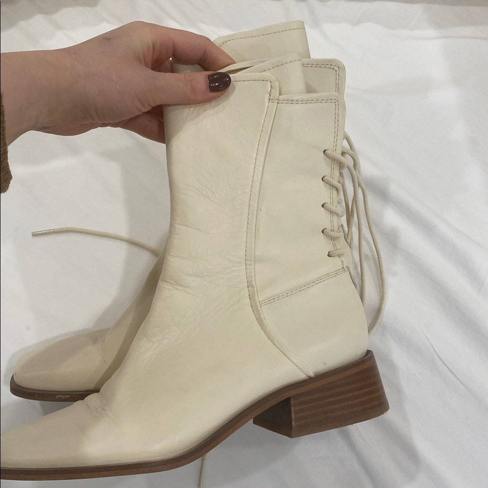 Sam Edelman Tana boots. Ivory - Picture 4 of 8